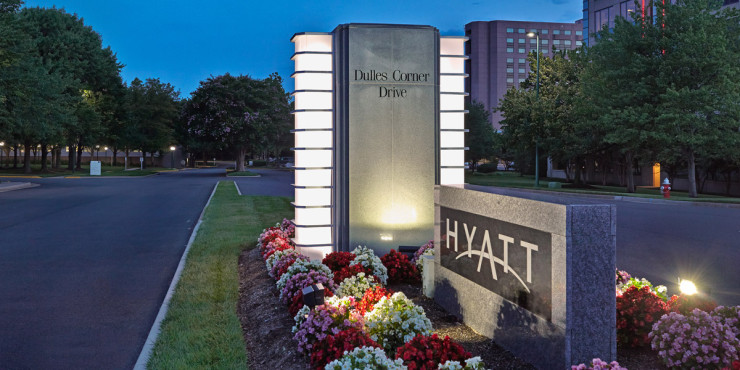 Dulles Corner monument sign